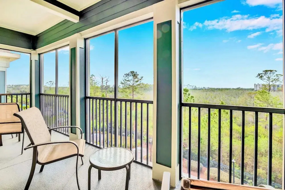 Pet-Friendly Condo w Pool Near Disney