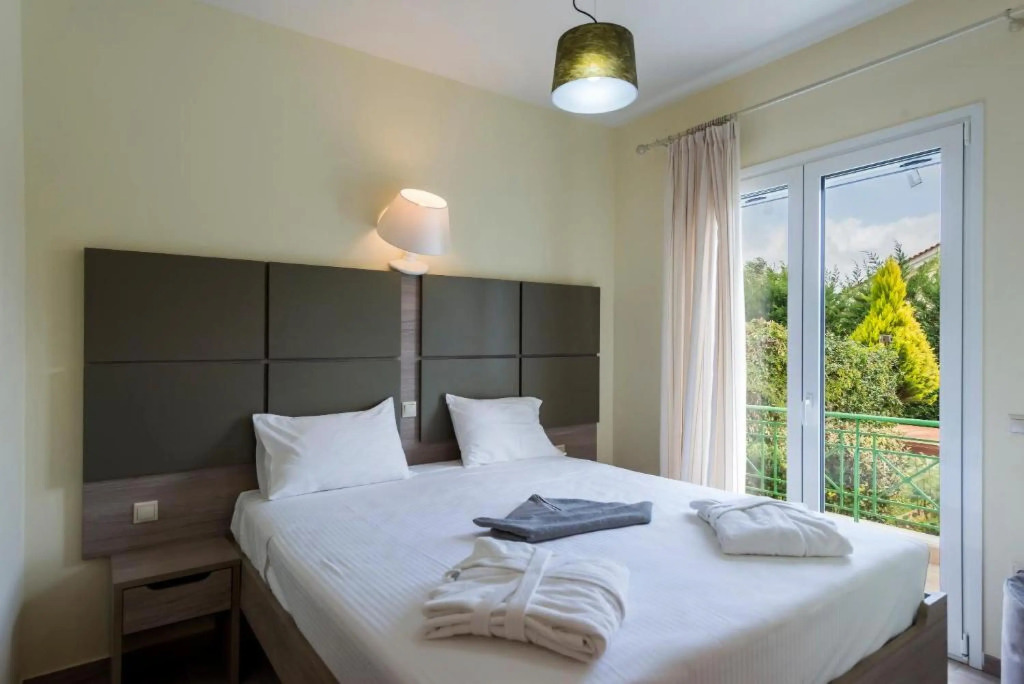 Coastal Dreamy Retreat, Dive in Dimitras Paradise