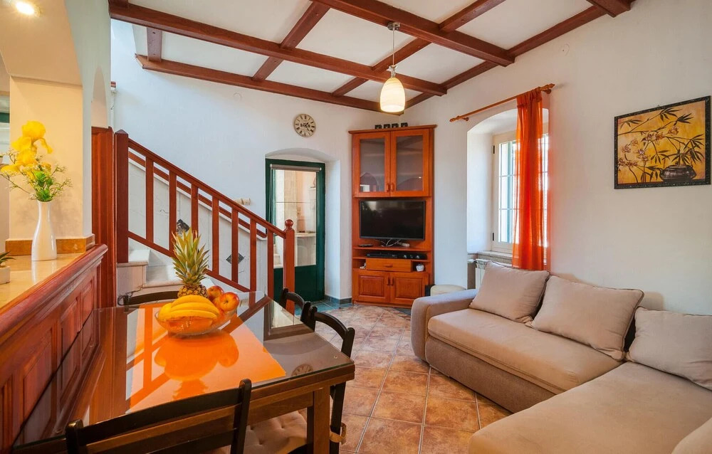 Amazing Home in Selca With Wifi and 3 Bedrooms