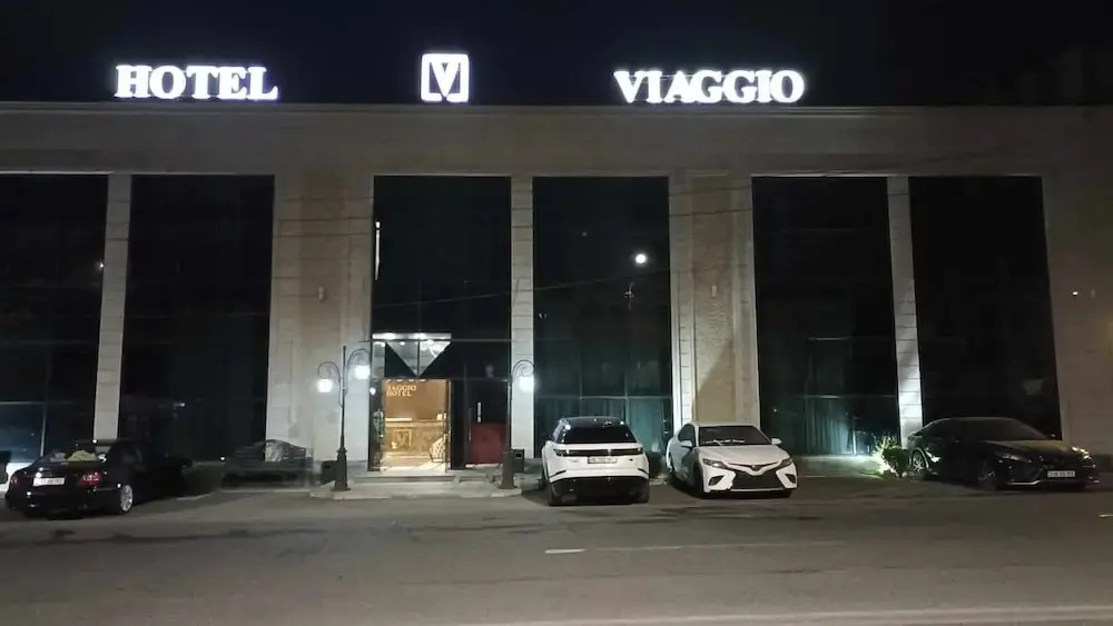 V hotel & tours