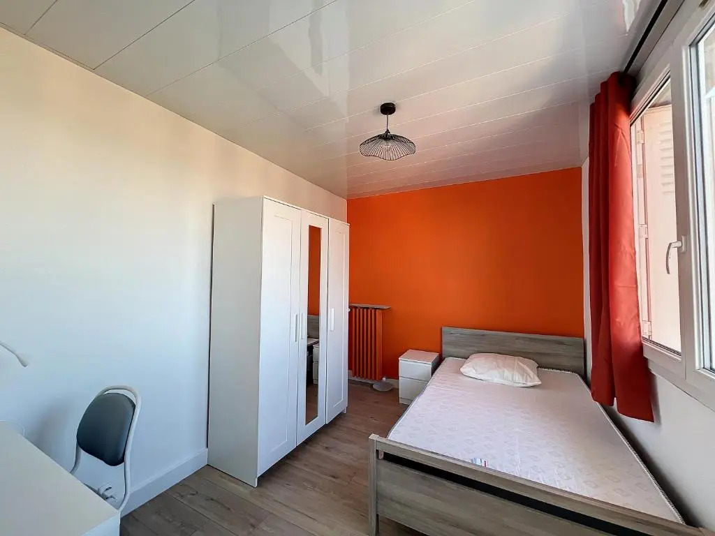 Agréable appartement 4 pièces, vue Mont Ventoux, proche remparts
