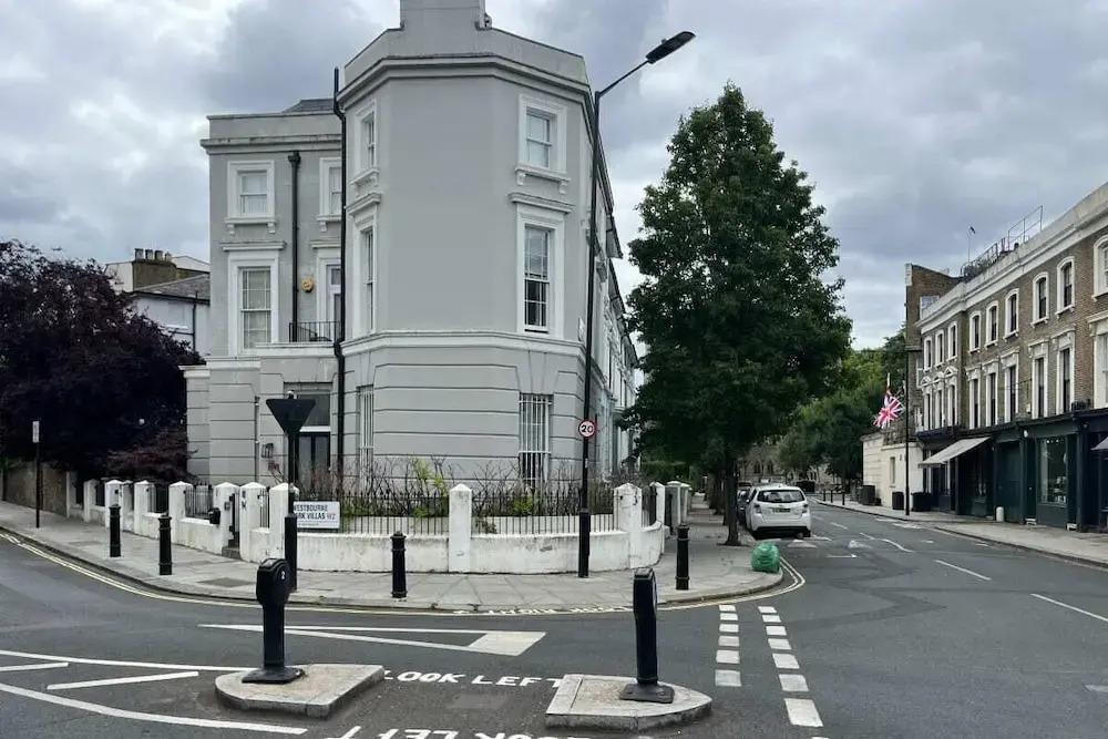 The Westbourne Park Place - Elegant 3bdr Flat