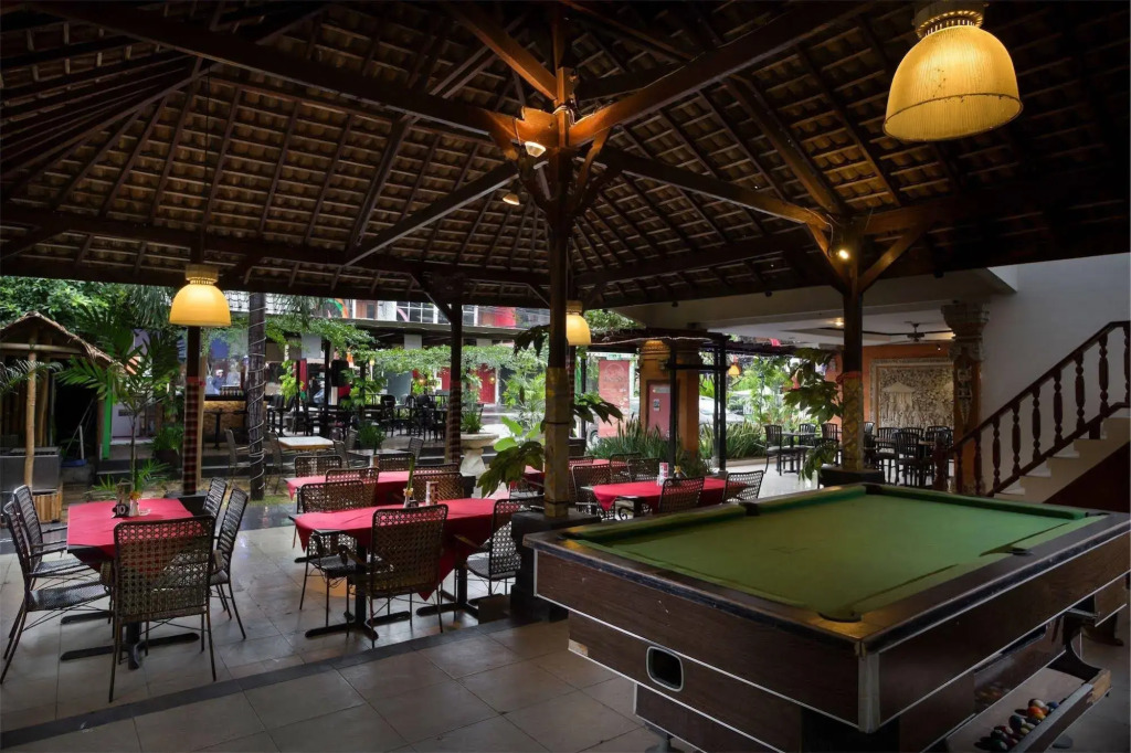 RedDoorz near Seminyak Beach