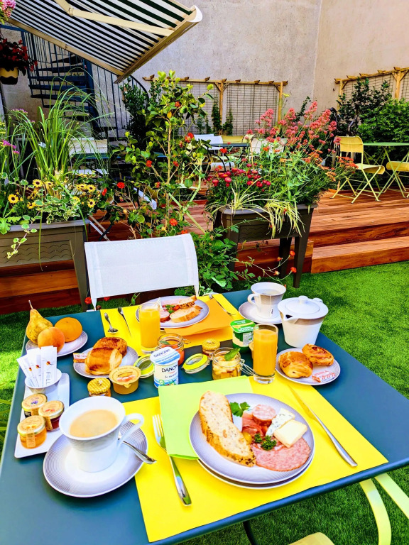 HOTEL ARVERNA VICHY - ClTHOTEL