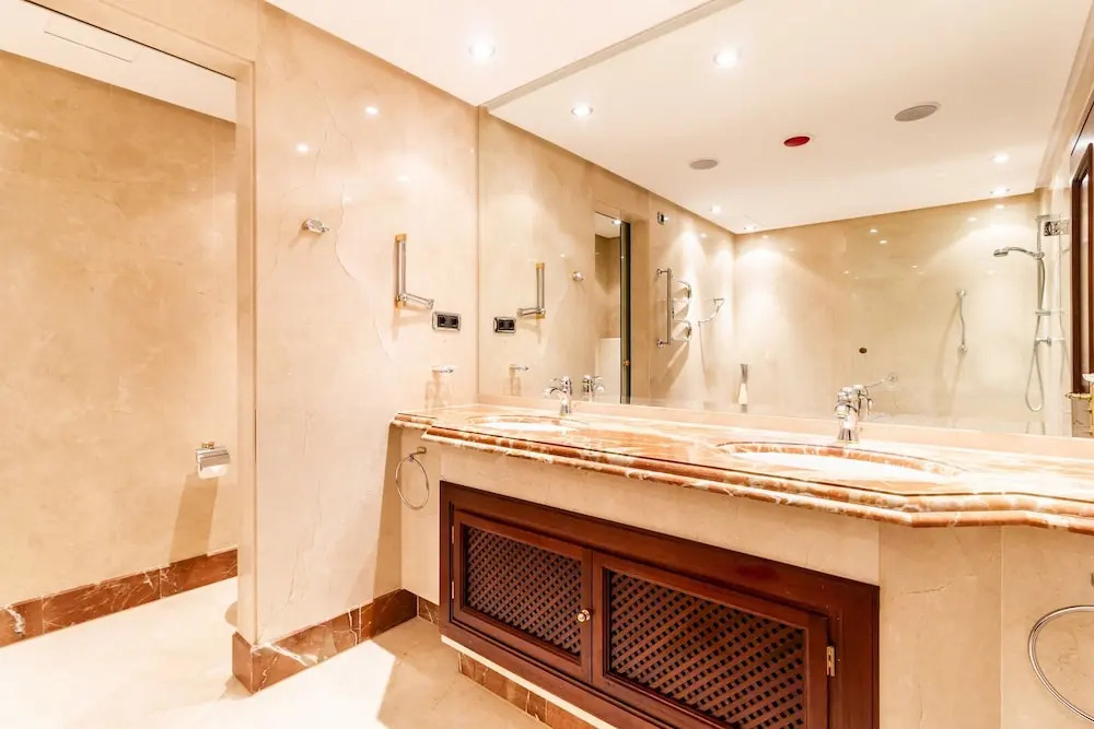 Frontline beach 3 bedroom apartment