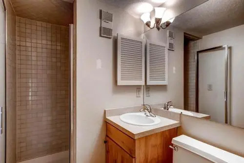 Cedars 18 - Ski-In/Ski-Out Apartment