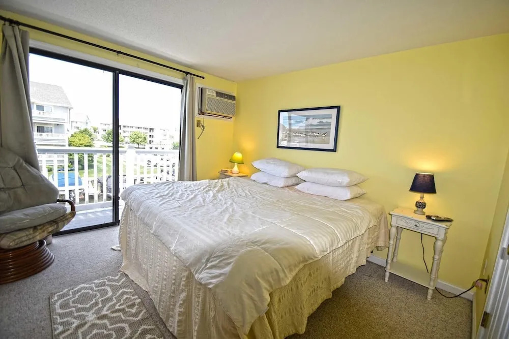Harbour Bay 19 2 Br townhouse by RedAwning