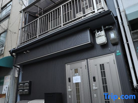 2LDK [50m2] /7 people / 1 min walk to the station