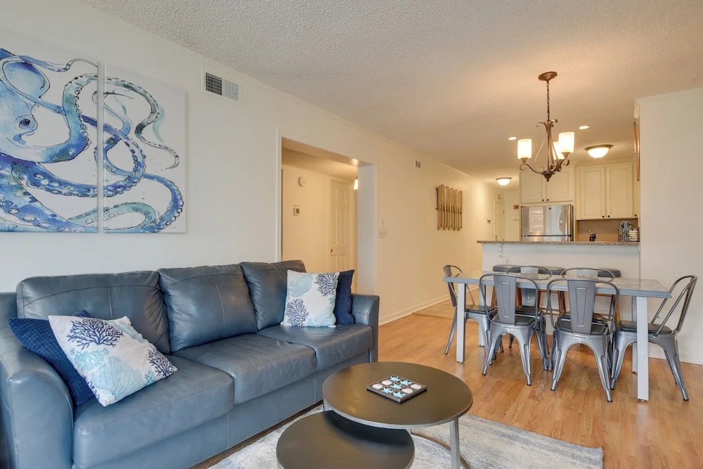 Pelicans Watch Beachfront Condo With Ocean Views!