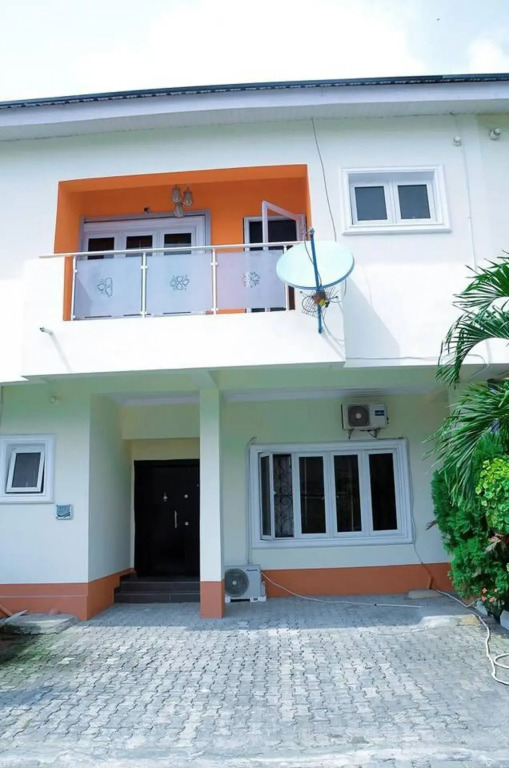Beautiful 2-bed House in Lekki Lagos