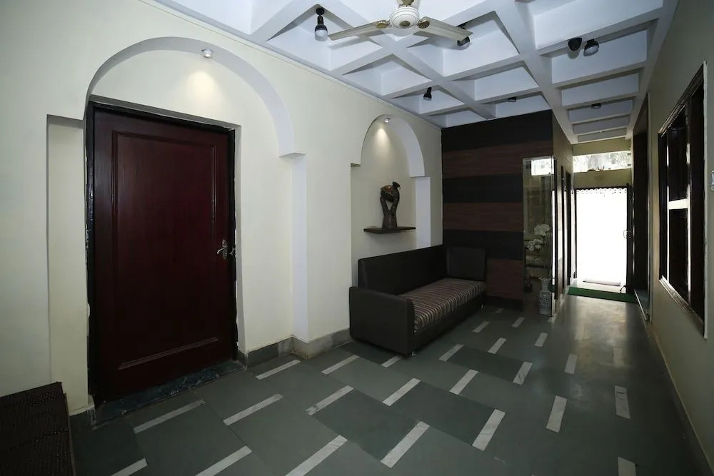 OYO 17326 Aashirwad Guest House