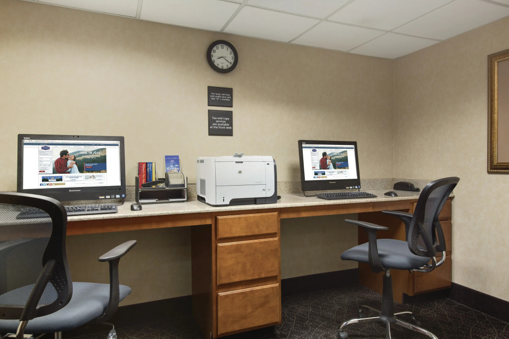 Hampton Inn & Suites Greenfield