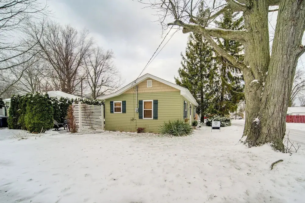Walk to Shore! Family Home By Lake Erie w/ Bikes