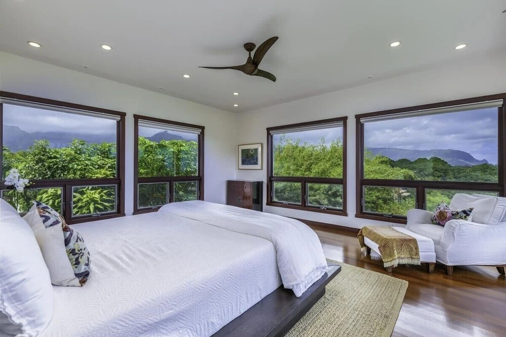 Luxury Zen Retreat 3 Bedroom Home by RedAwning