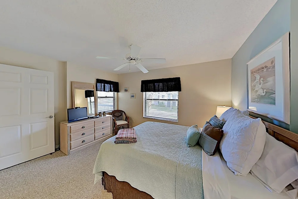 Freedom by the Sea Ii: Ocean-View, Pools & Tennis Condo