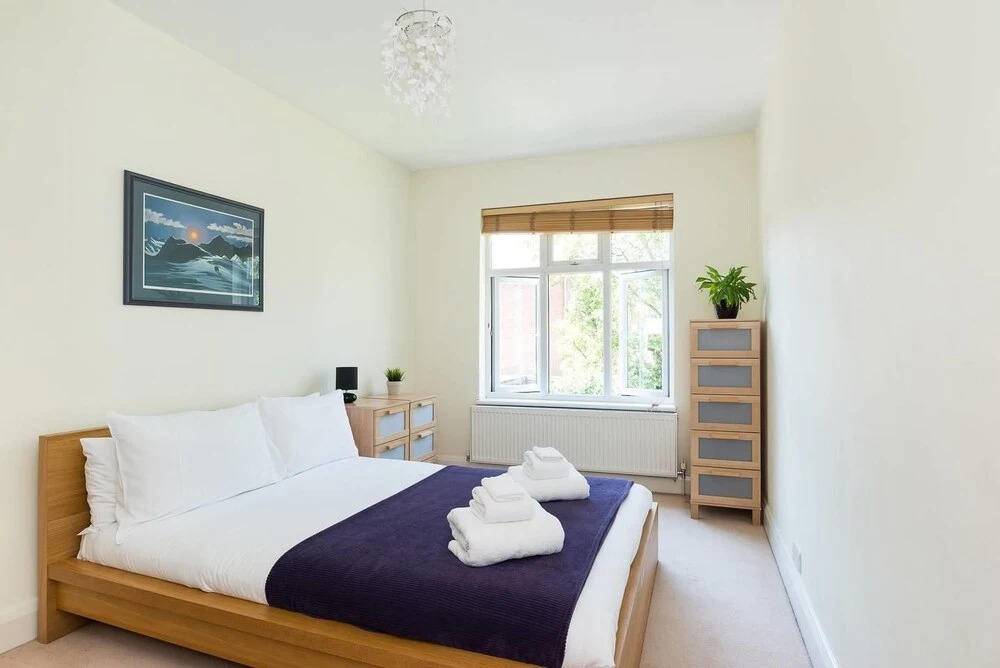4 Bedroom House in Clapham