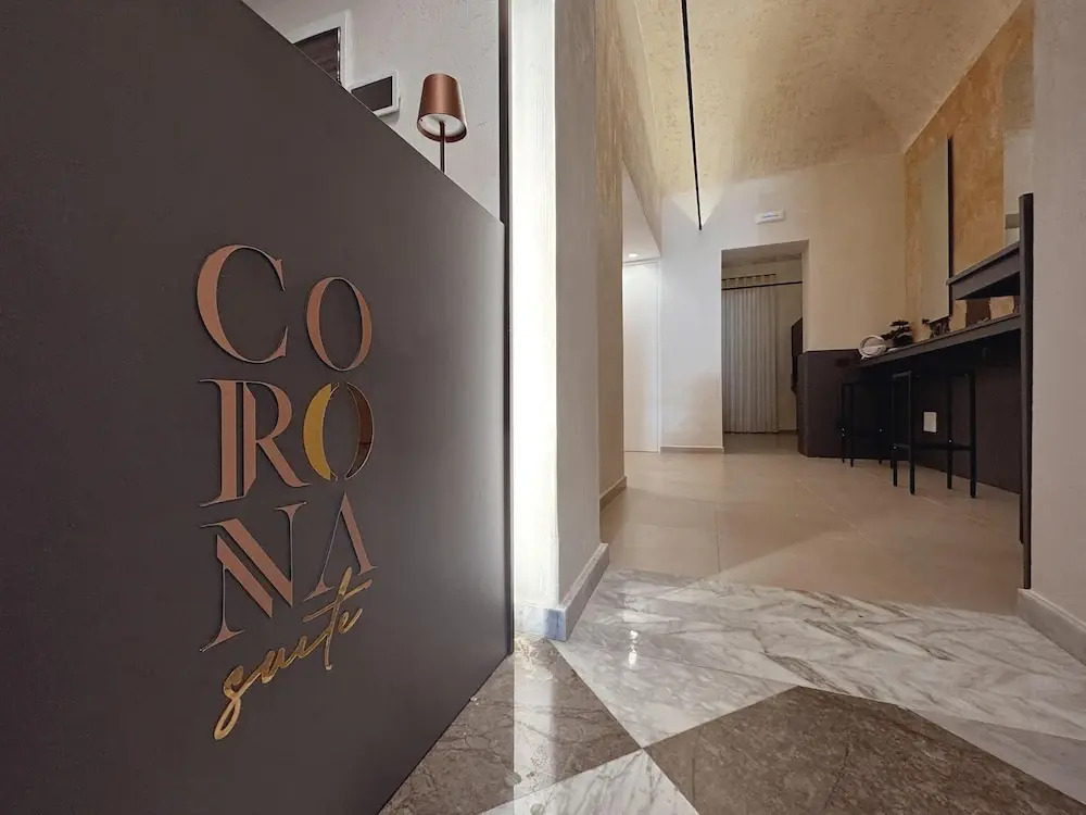 Corona Suite & Rooms