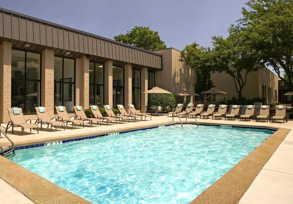 Sheraton Milwaukee Brookfield