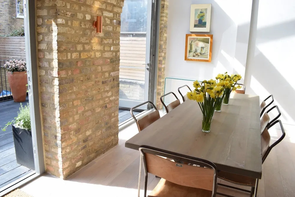 2 Bedroom Garden Flat By Kings Road