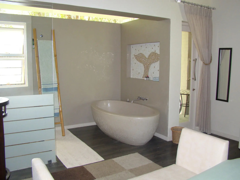 Hermanus Lodge on the Green - Solar Power
