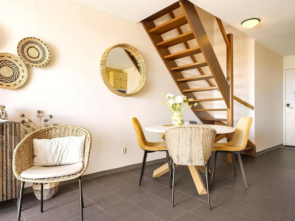 Beautiful Modern Furnished Apartment