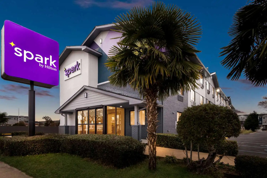 SureStay Hotel by Best Western Norfolk Little Creek