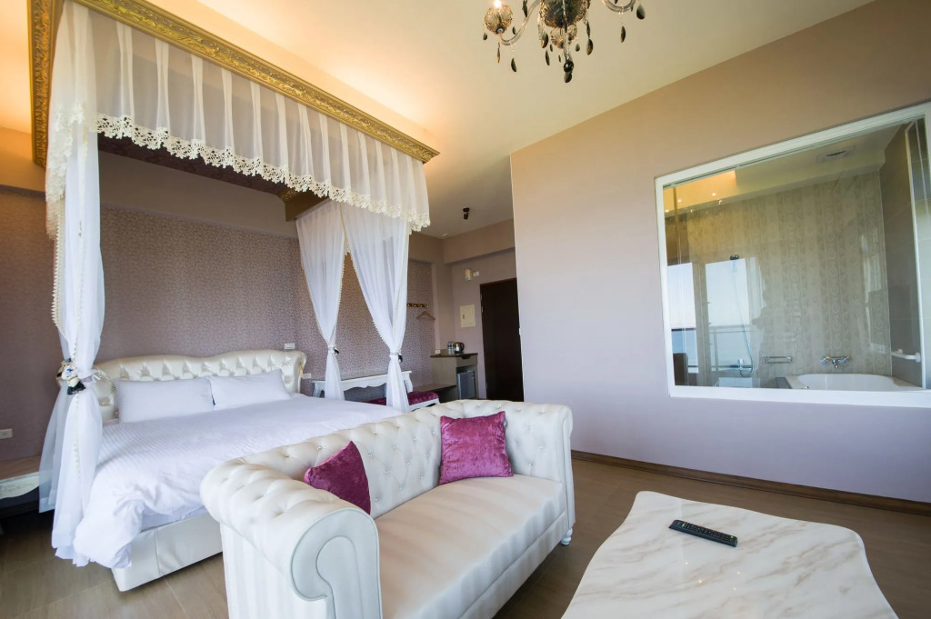 White Spray B&B