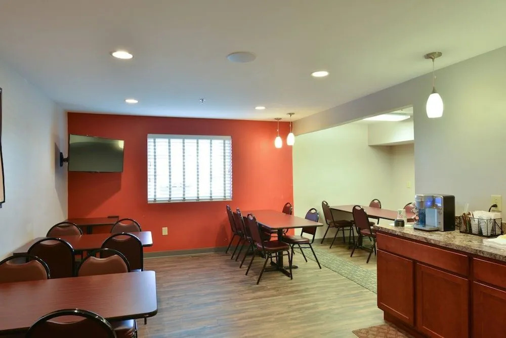 HolmeSuites Columbus Airport/DLA