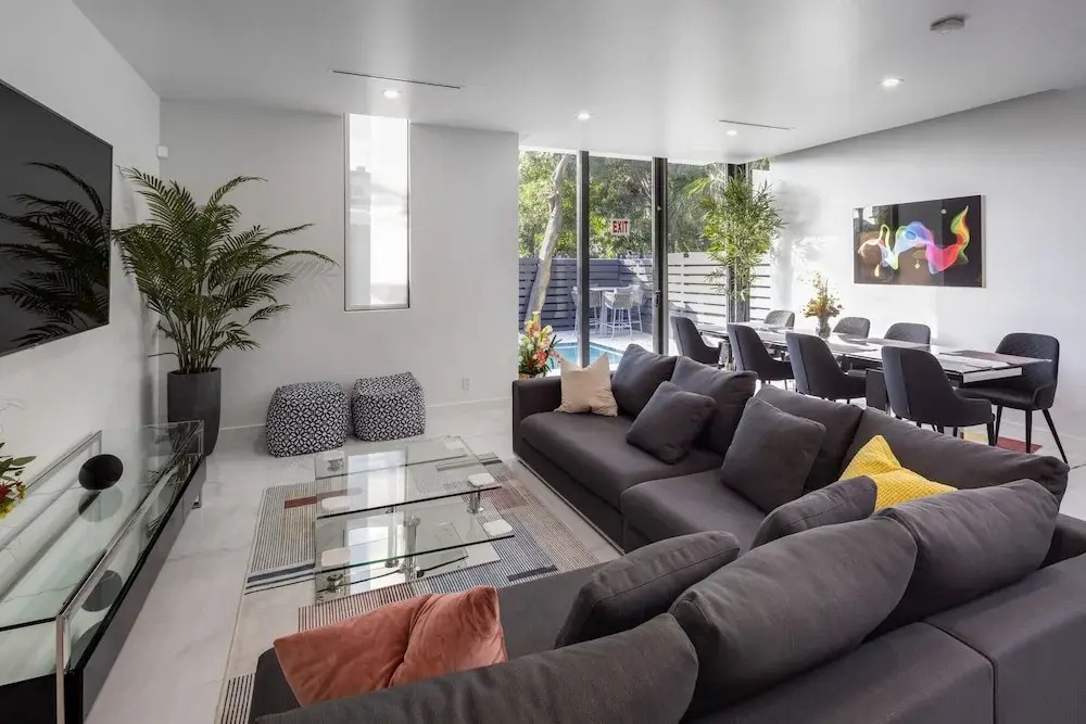 Coral Ridge Playtime - Gorgeous Private Pool Home Close To Everything! 3 Bedroom Townhouse by Redawning