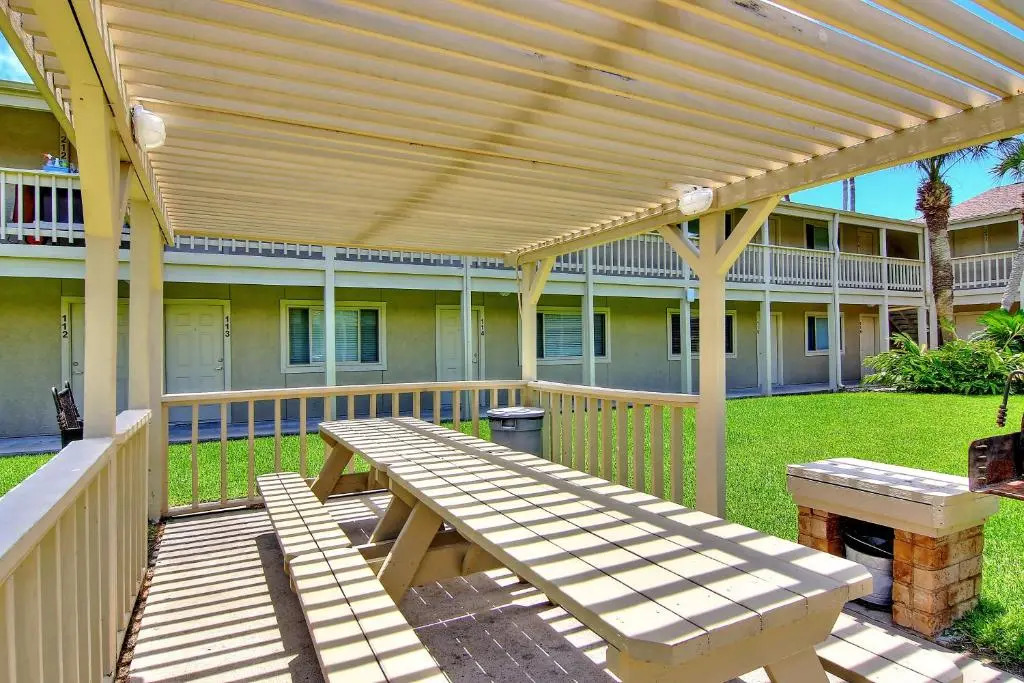 Courtyard #209 Condo