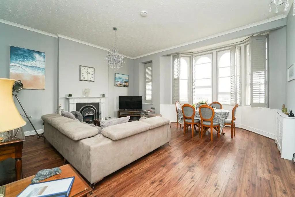 Stunning 2-bed Apartment in Weston-super-mare
