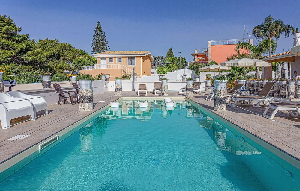 Amazing Home in Fontane Bianche With Wifi, 2 Bedrooms and Outdoor Swimming Pool