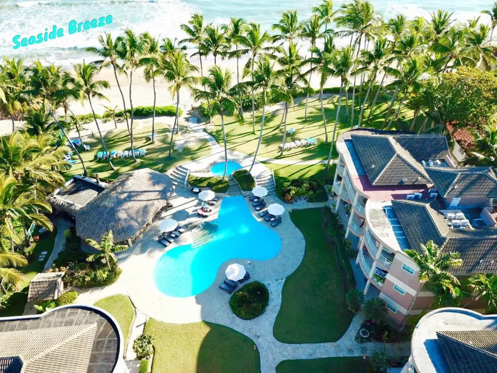 3BR Stunning penthouse / Beach front