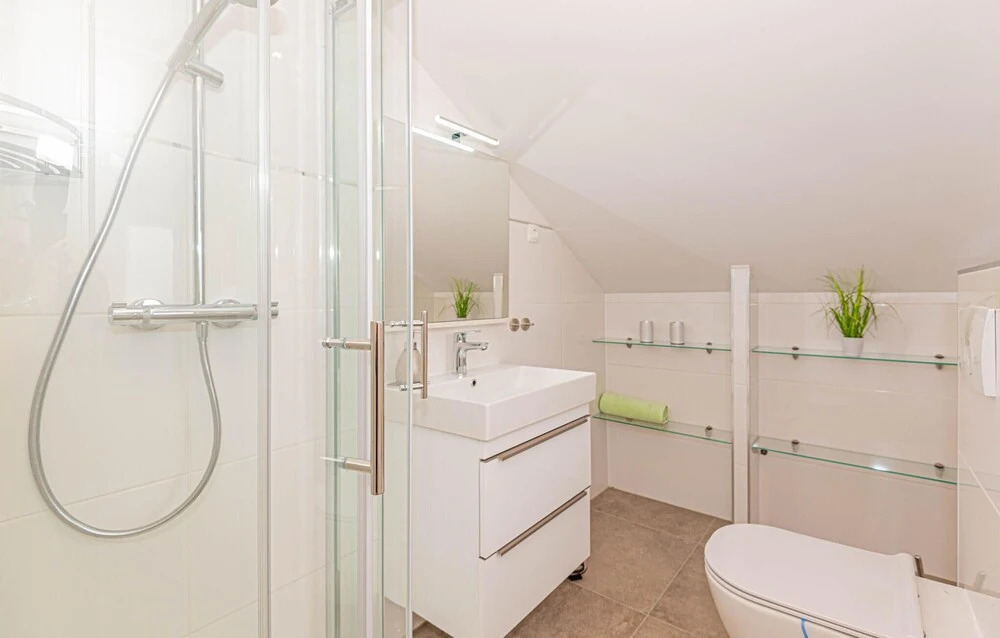 Nice Apartment in Pirovac With Wifi and 1 Bedrooms