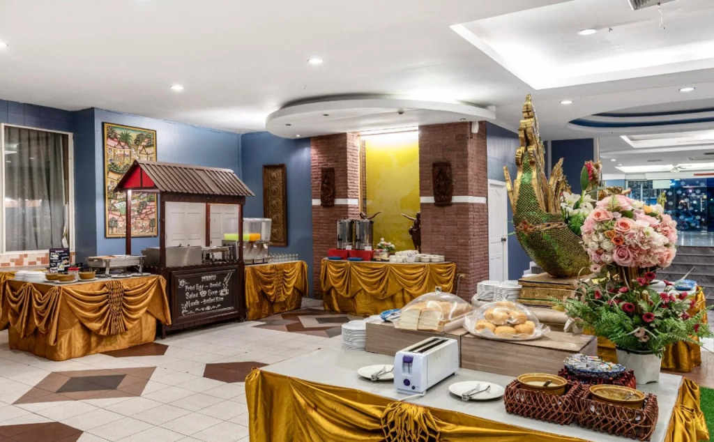 Ayothaya Riverside Hotel