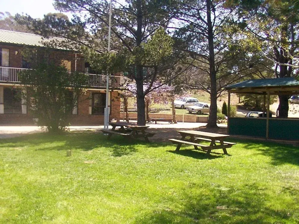 Cooba Holiday Motel