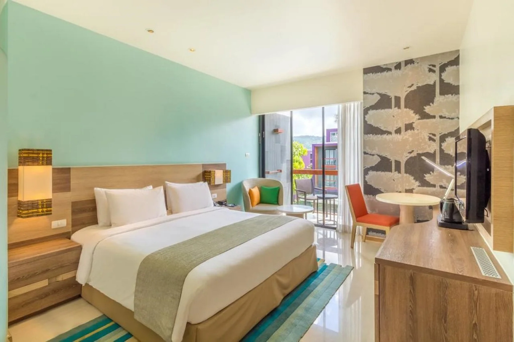 Holiday Inn Express Phuket Patong Beach Central by IHG