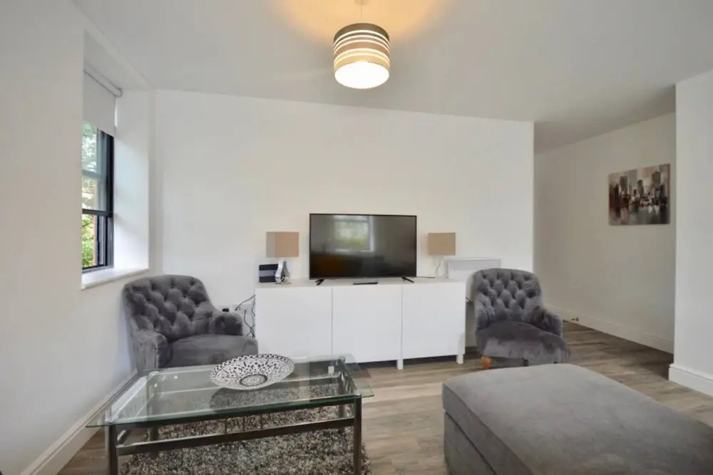 Stylish 2 Bedroom Apartment in Downtown Bristol