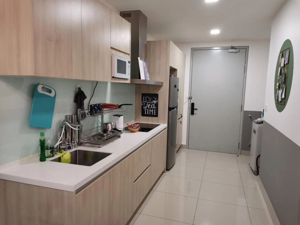HIJAU Geniehome 2BR1studio Free 99mbps WIFI and Carpark at Utropolis Shah Alam