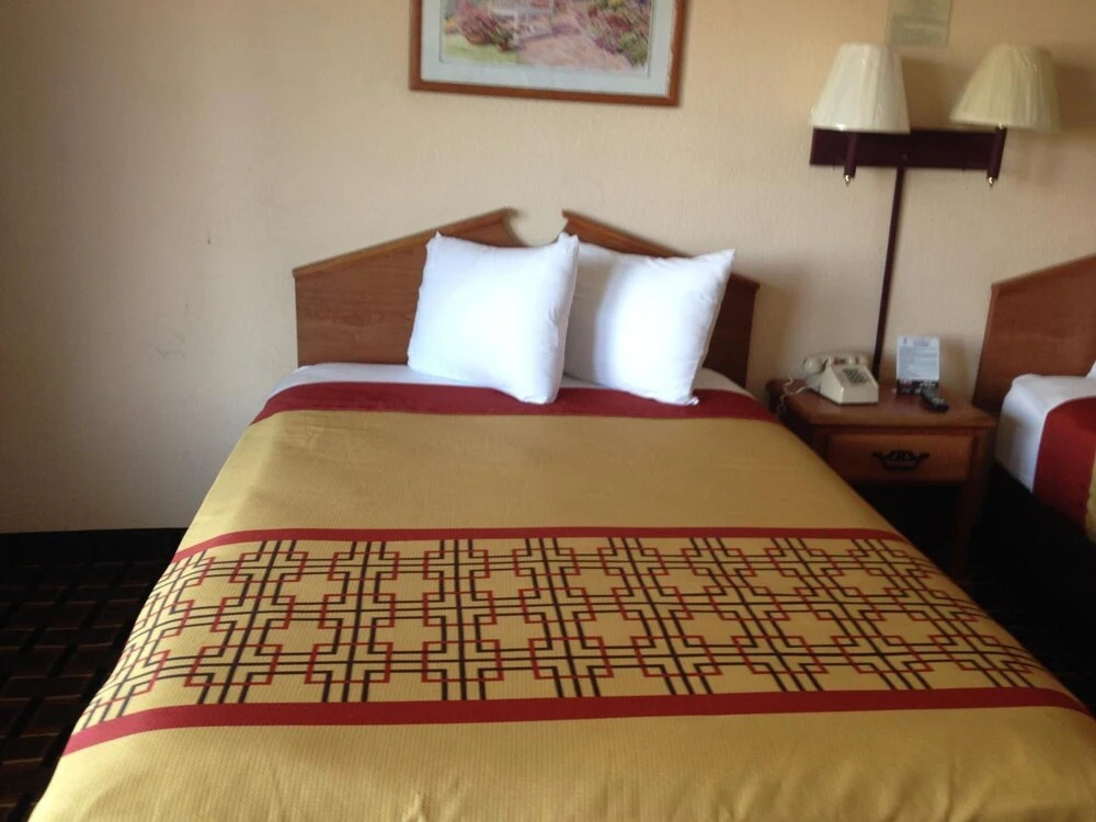 Happy Holiday Motel