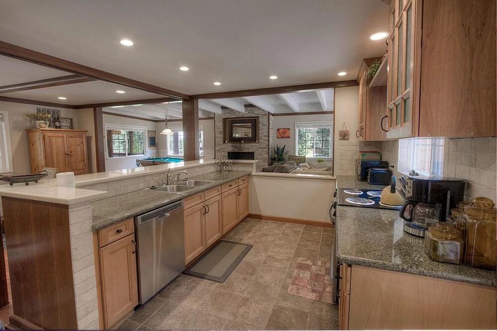 Kiowa Lake House by Lake Tahoe Accommodations