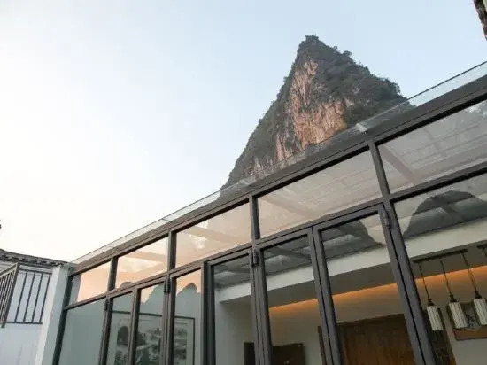 Xiangyunge Holiday Hotel