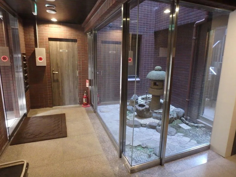 Bed & Breakfast RENGA Daikanyama - Hostel