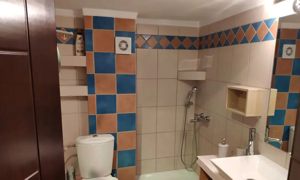 Travell Suite 11
