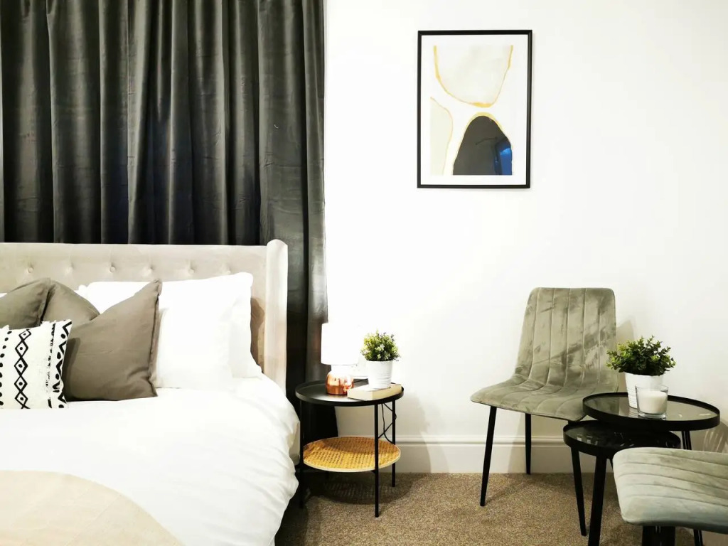 Eveswell Studios | Premium | Studio 7