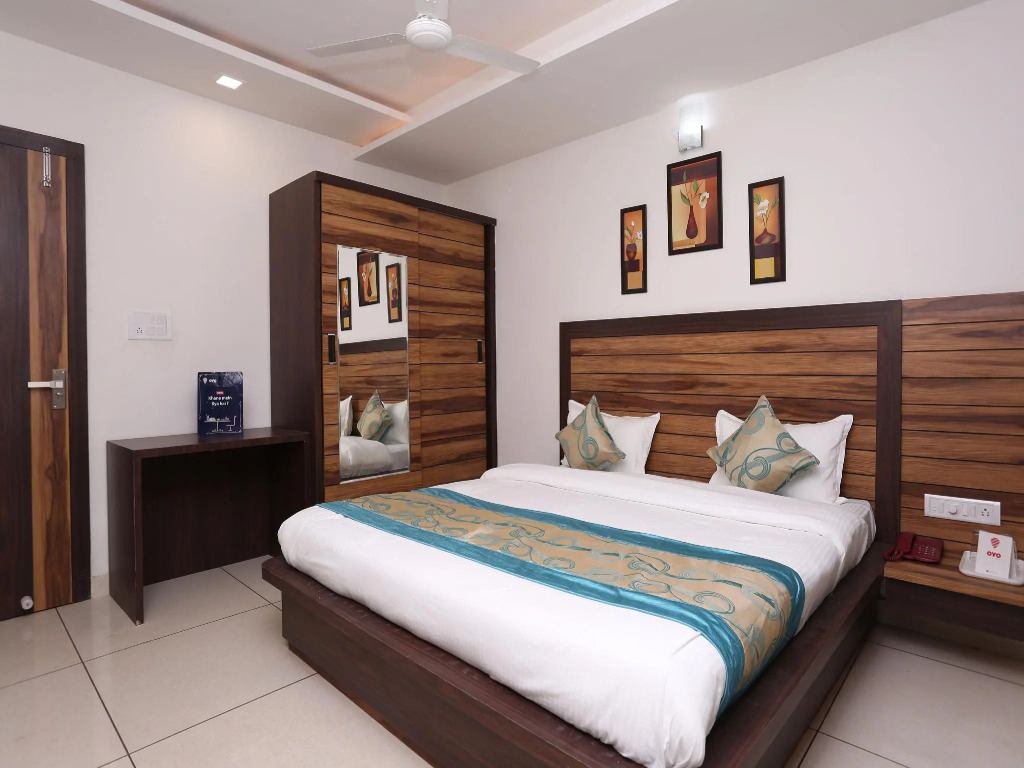 Capital O 12341 Madhuram Landmark