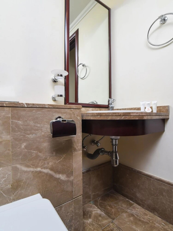 OYO 603 Home Taj Grandeur 2br
