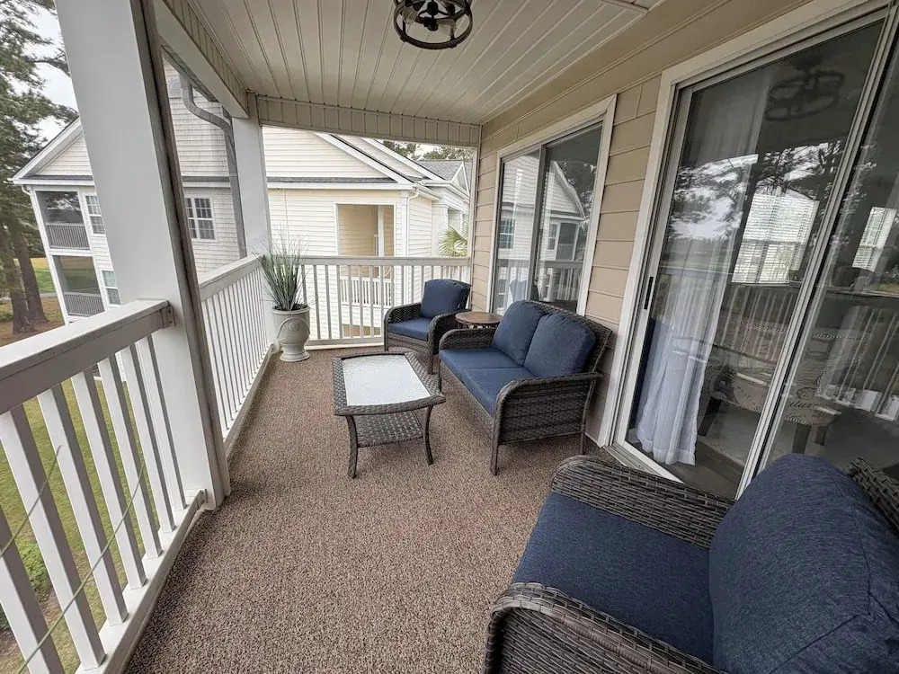 2 BR Condo w/ Golf Course Views & Pool