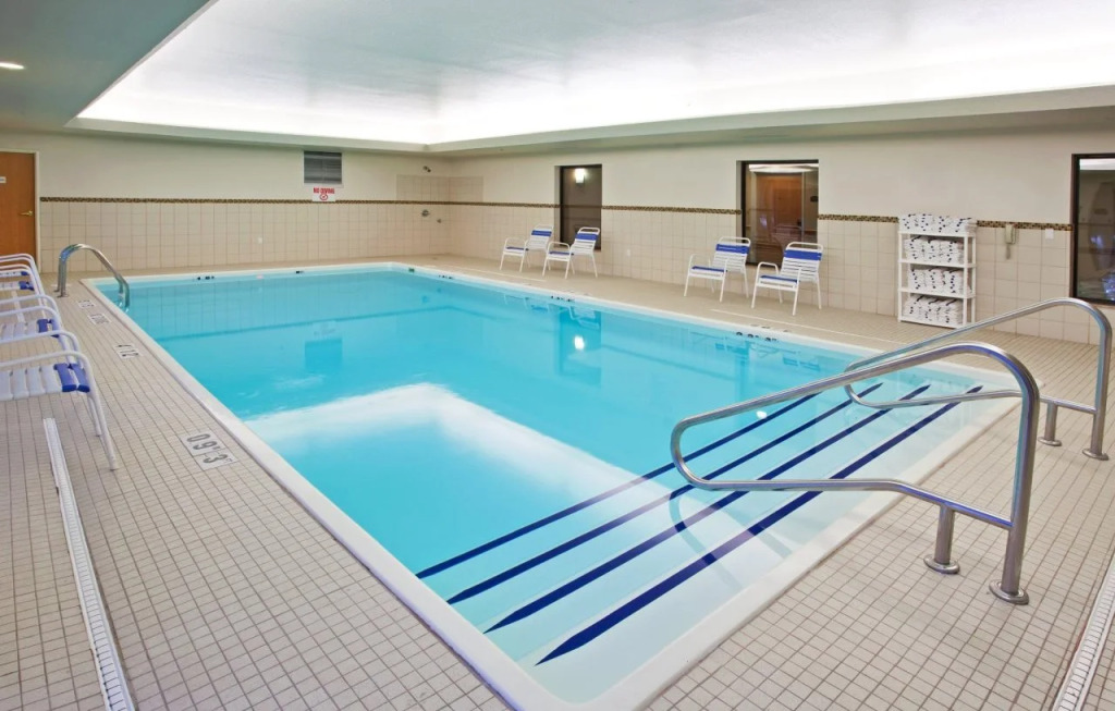 Holiday Inn Express Hotel & Suites Chesterfield - Selfridge Area by IHG