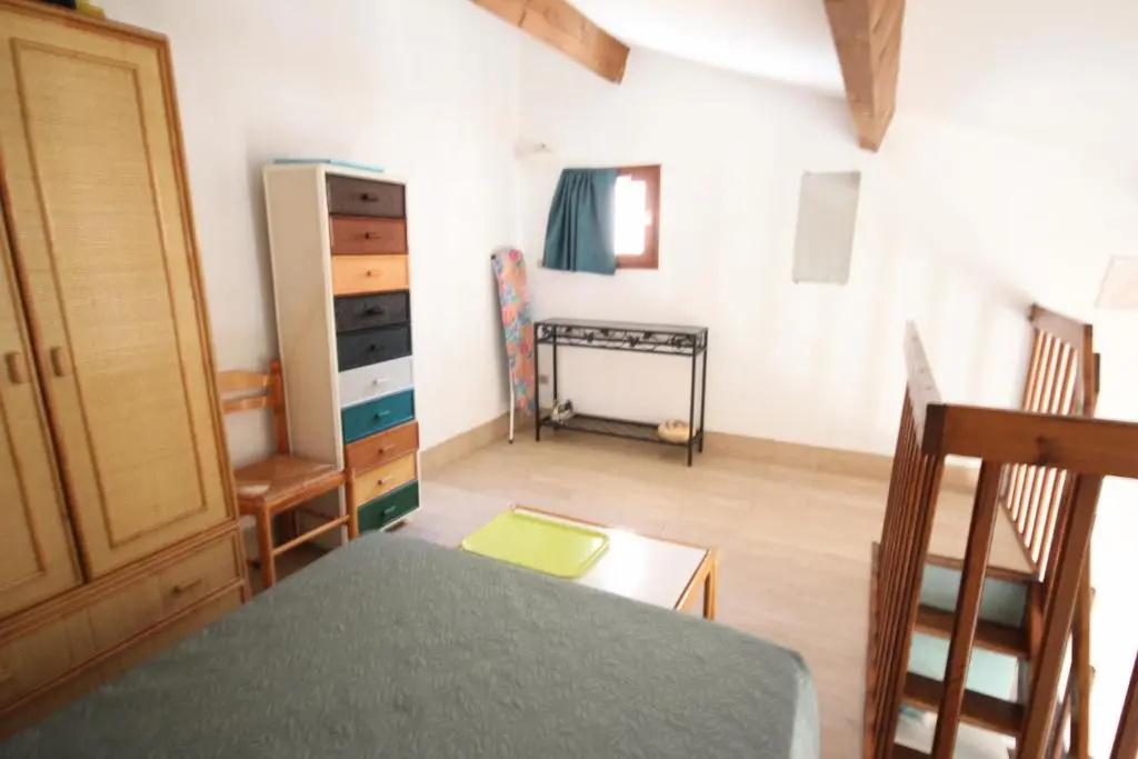 Jolie villa dangle, séjour climatisé, 4 couchages, terrasse parking dans résidence sécurisée avec piscine commune 400m de la mer LRJP11